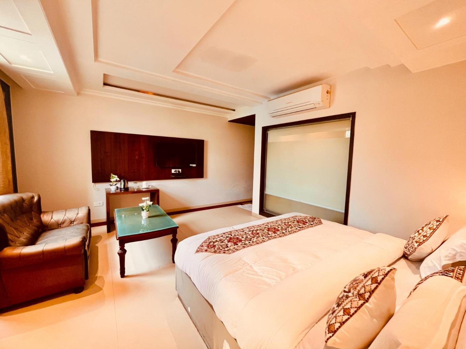 אגרה Hotel Bhoomivilas מראה חיצוני תמונה
